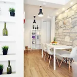 Amfora Deluxe Apartamento *