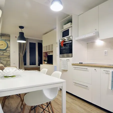 Amfora Deluxe * פולה