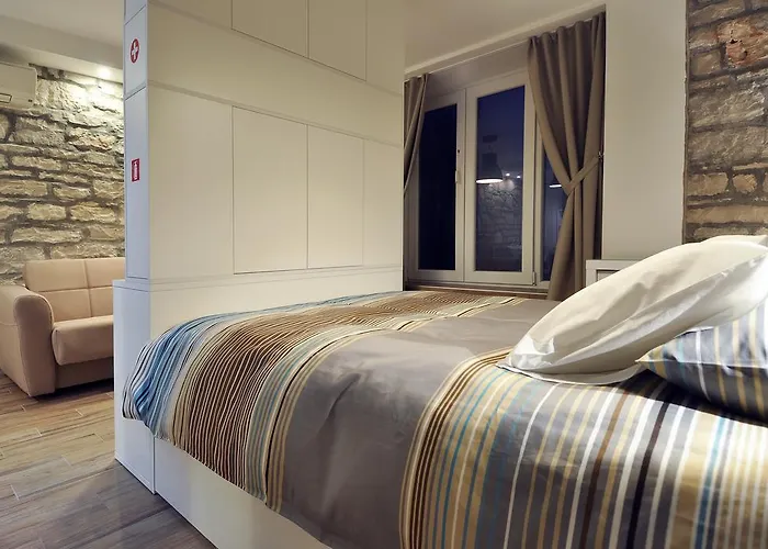 Amfora Deluxe Apartman Póla